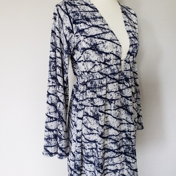 TOBI | Snake Print Dress Deep V Neck - Picture 2 of 4